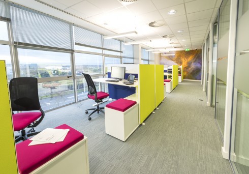 Colourful office modern 490x342